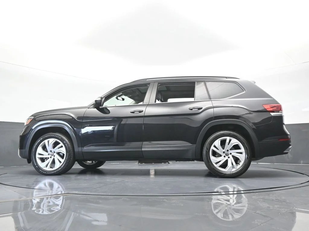 Used 2021 Deep Black Volkswagen 2.0T SE w/Technology image 58
