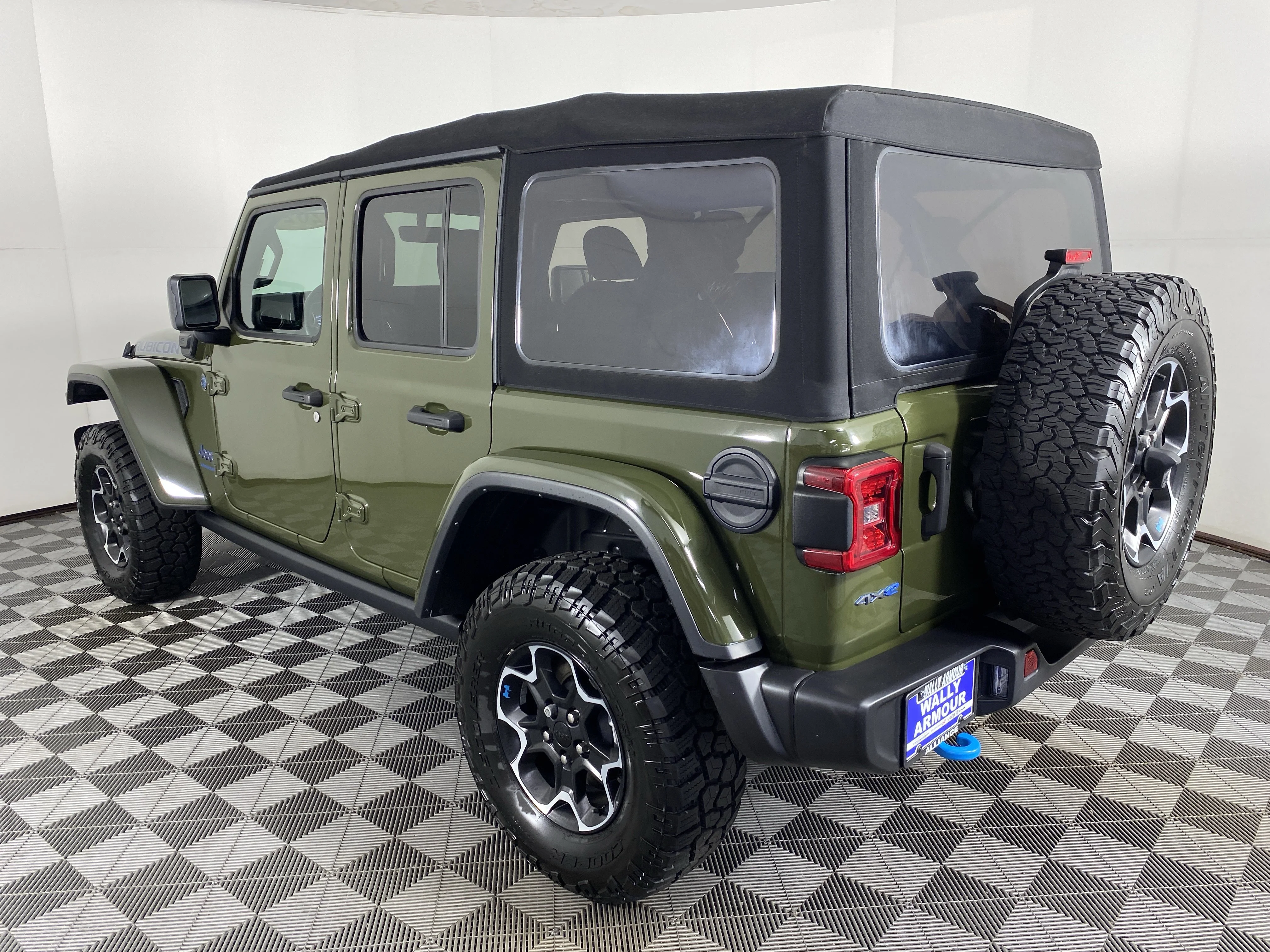 Used 2023 Sarge Green Clearcoat Jeep Rubicon image 10