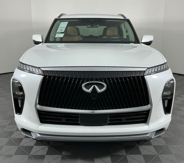 New 2026 RADIANT WHITE INFINITI Luxe 2WD image 2