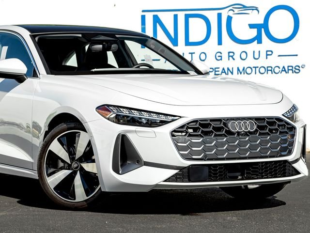 Used 2025 Glacier White Audi  image 5