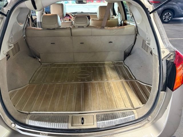 Used 2009 Beige Nissan LE image 22