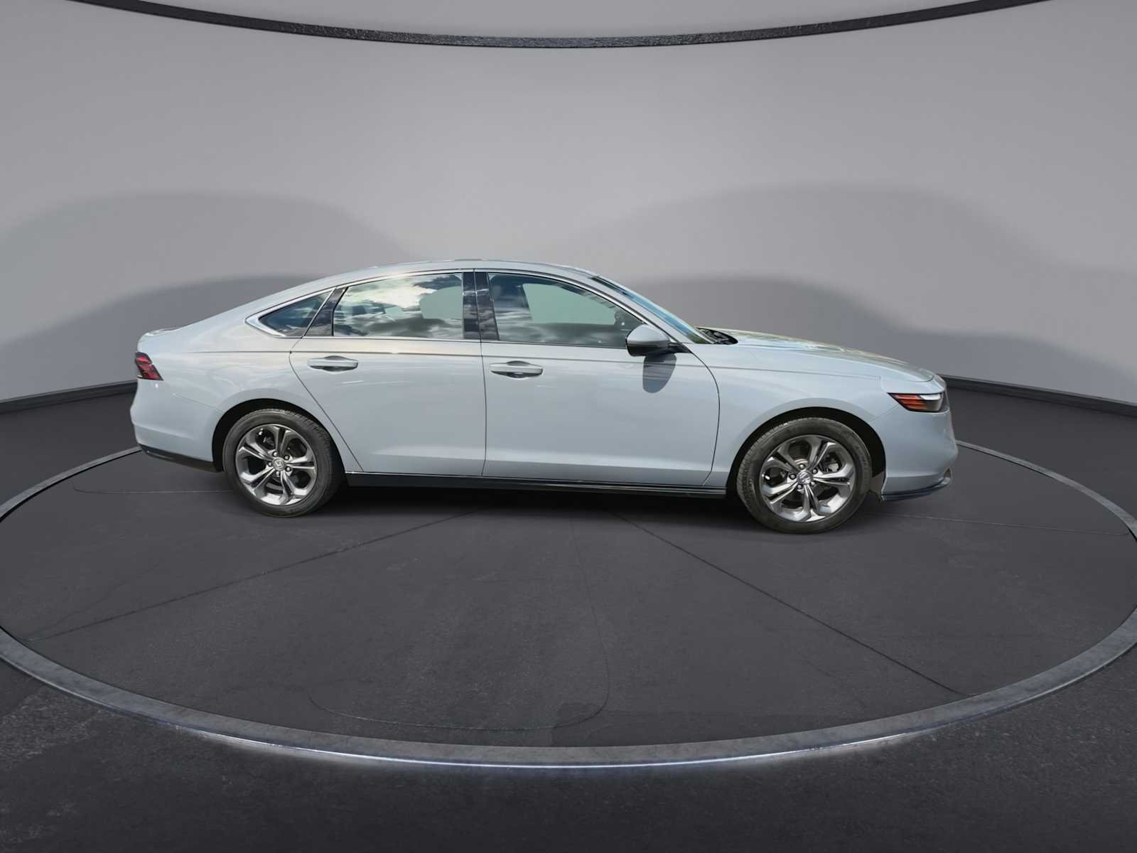 2023 Honda Accord Hybrid EX-L - Photo 9