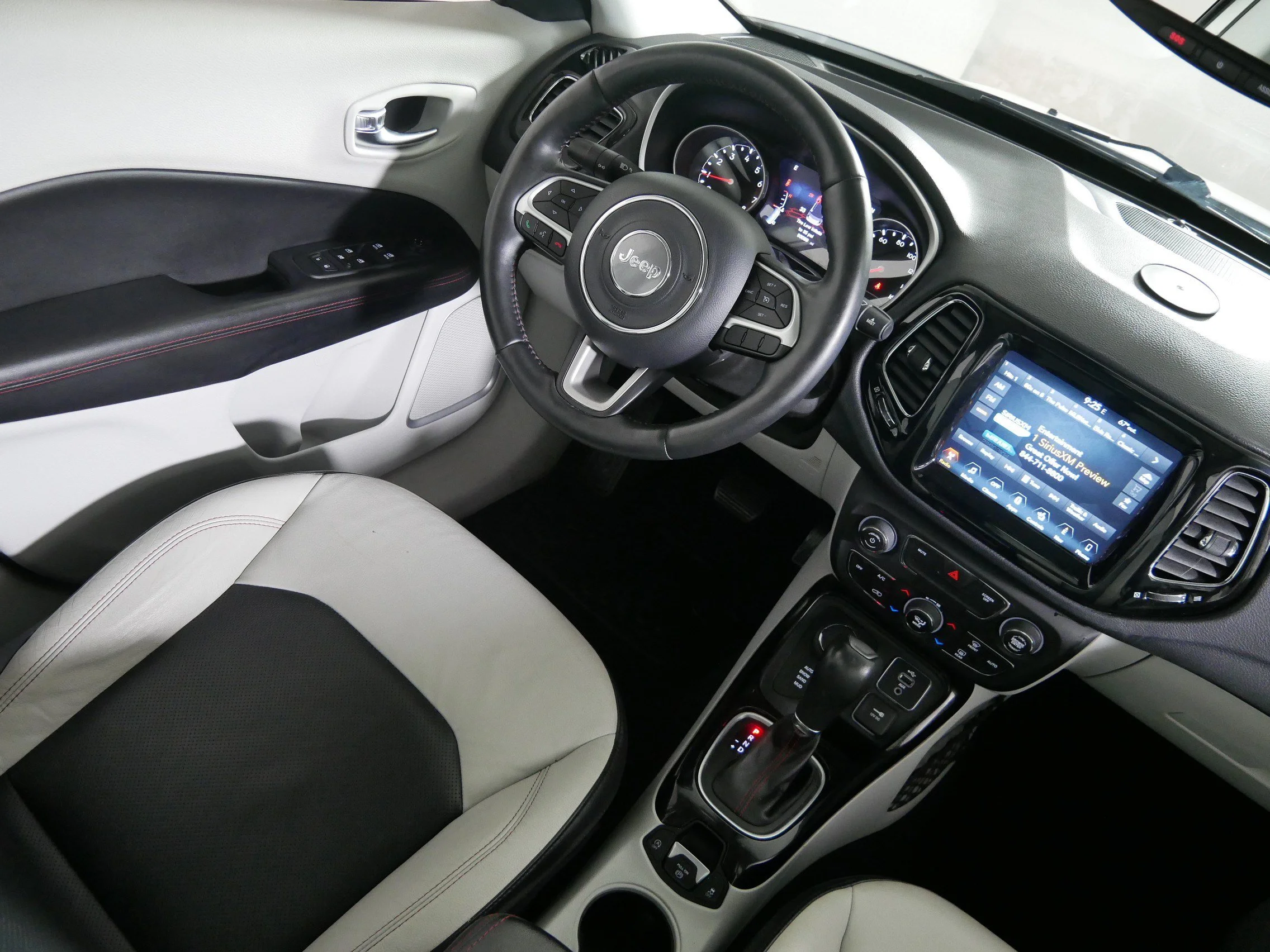 Used 2017 White Clearcoat Jeep Limited image 9
