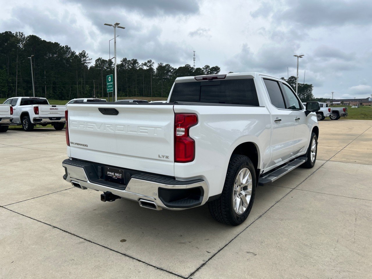 Used 2021 SUMMIT WHITE Chevrolet LTZ image 3
