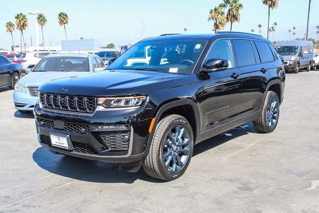 New 2026 Diamond Black Jeep 85th Anniversary Edition image 4