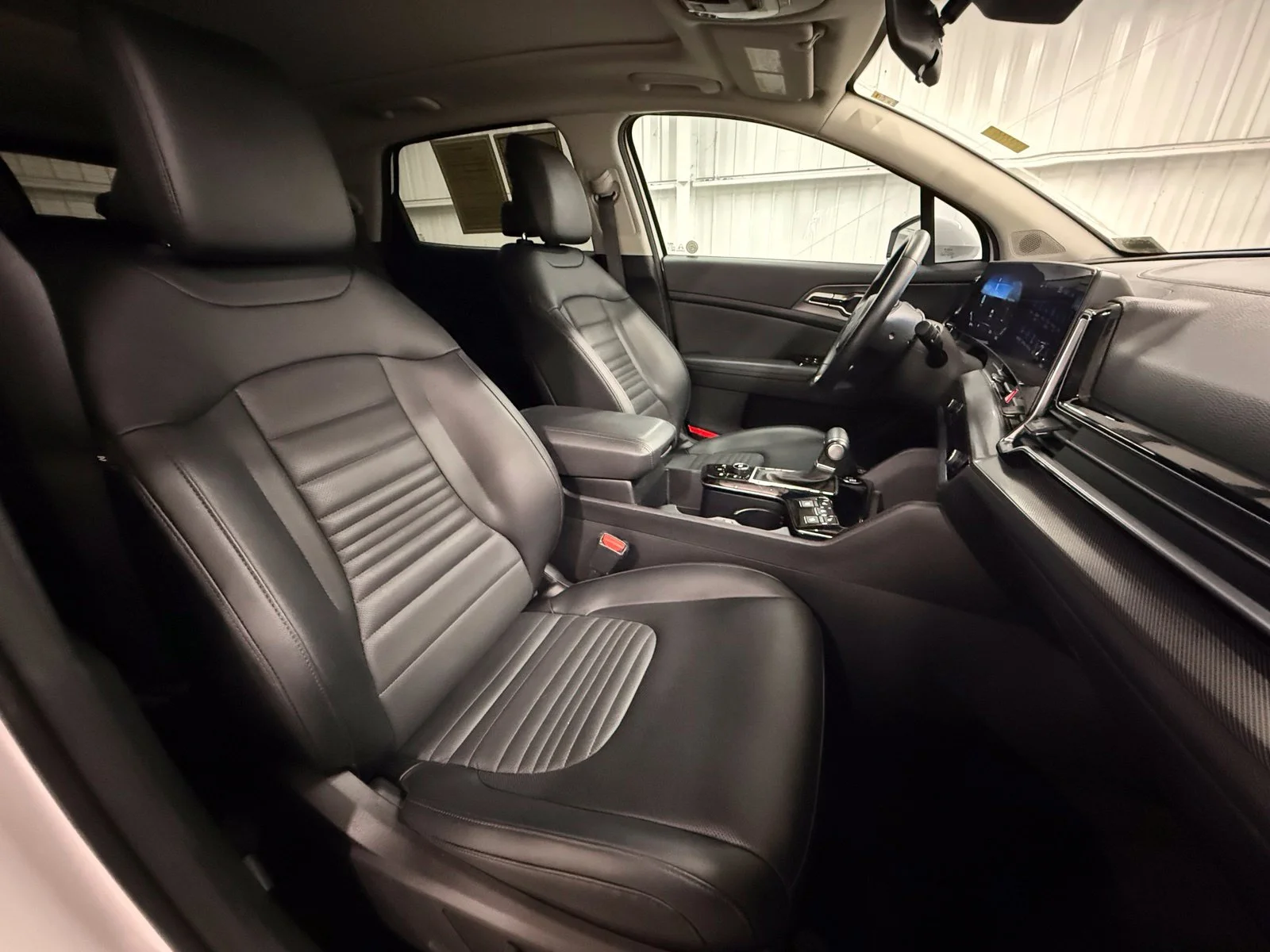 Used 2023 White Kia SX-Prestige image 25