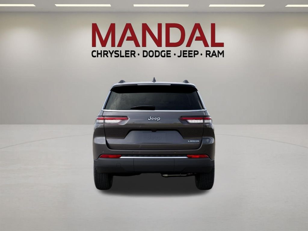 New 2026 Baltic Gray Metallic Clear-Coat Exterior Paint Jeep Laredo X image 7