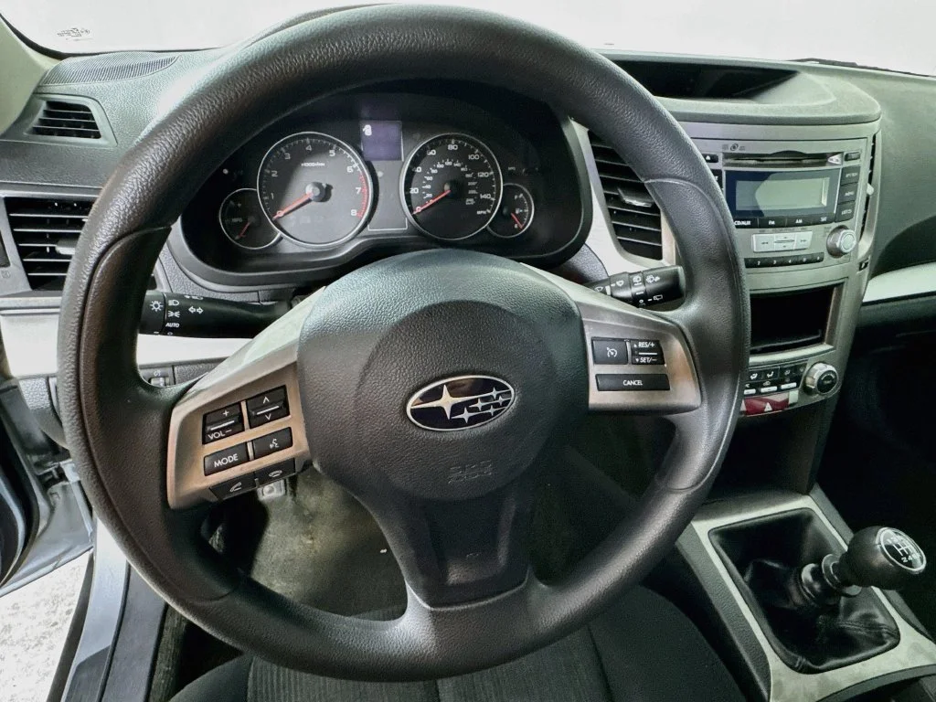 Used 2013 Silver Subaru 2.5i image 11