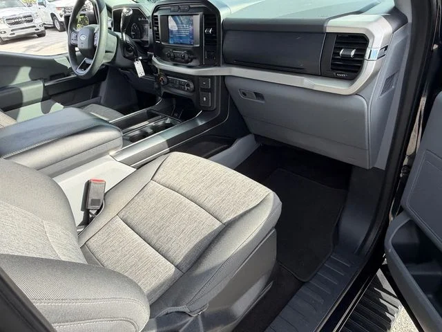 Used 2021 Blue Ford XL image 15
