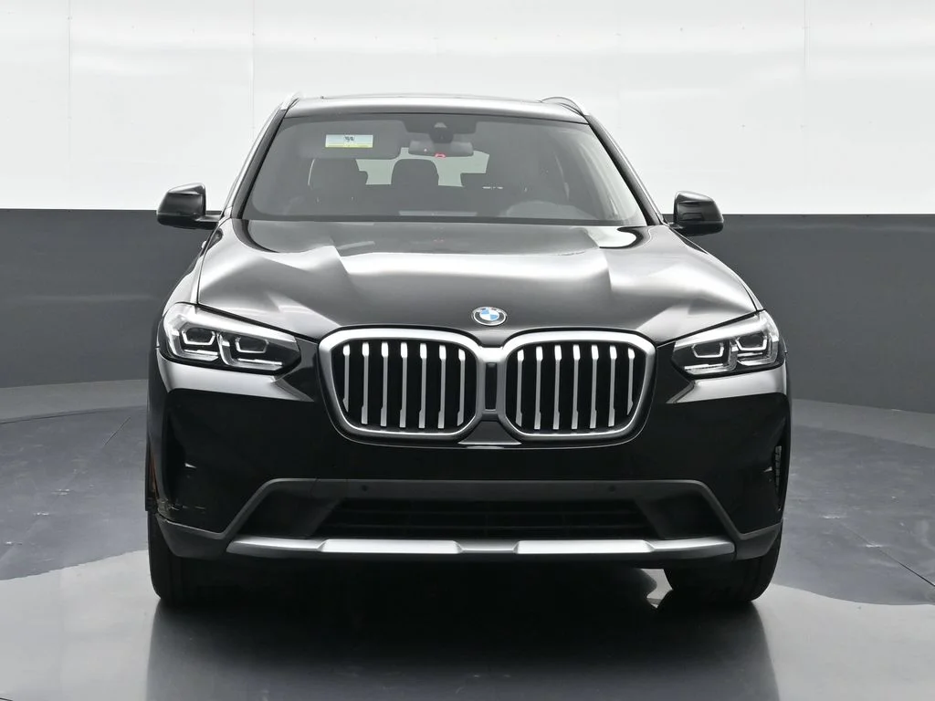 Used 2024 Black BMW sDrive30i image 6