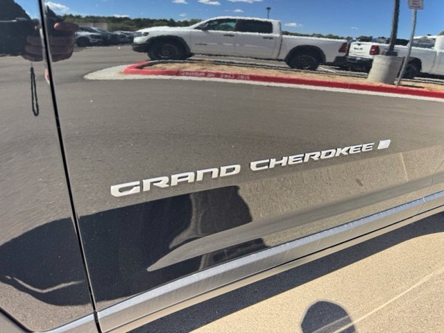 New 2027 High Gloss Black Jeep Limited image 15