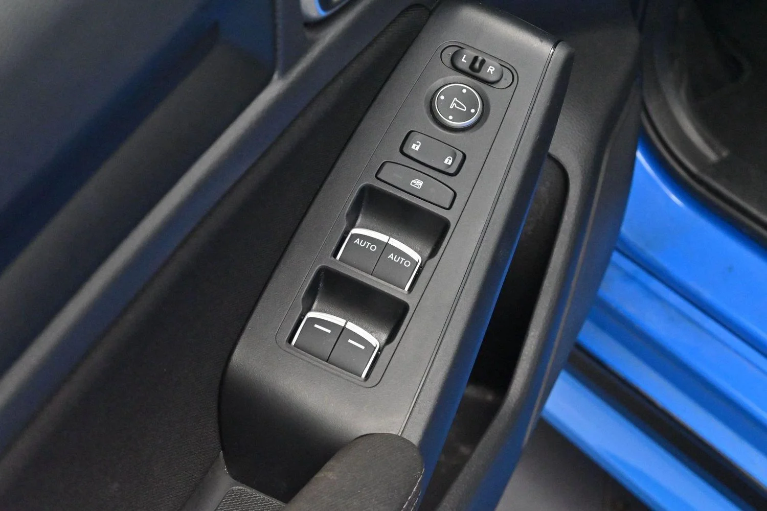 Used 2022 Boost Blue Pearl Honda Sport image 11