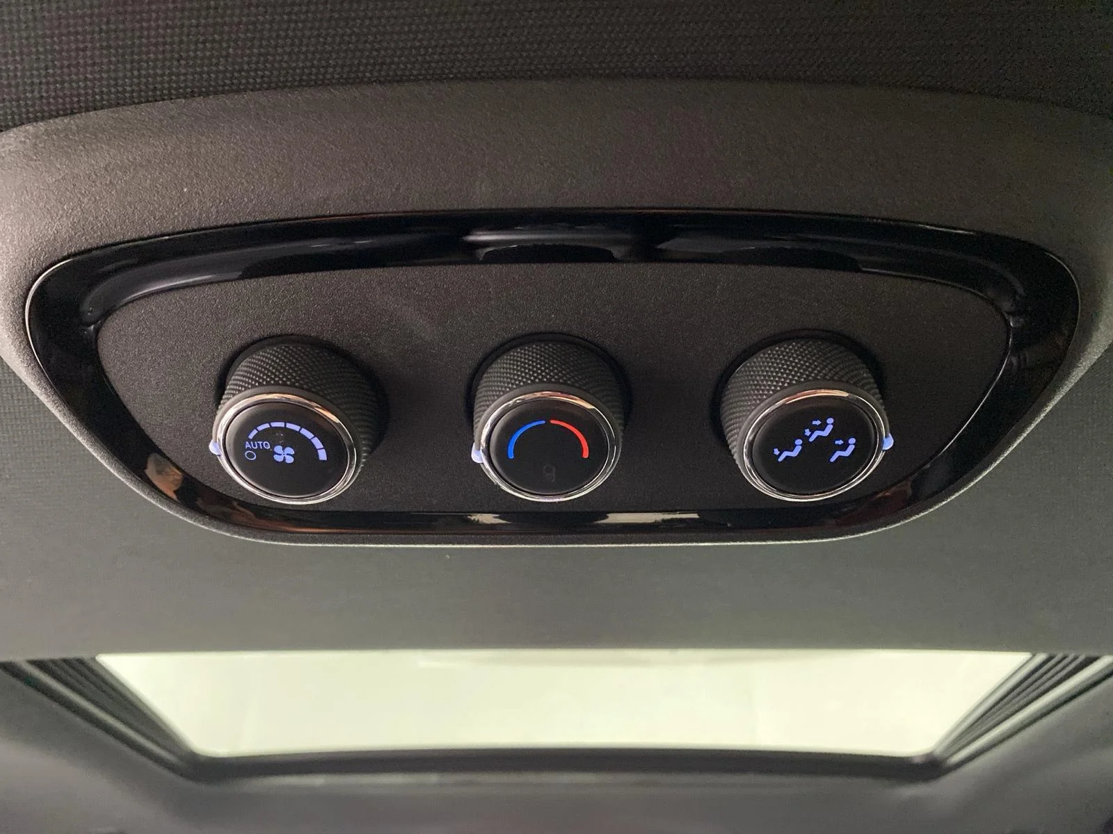 Used 2025 Night Moves Dodge R/T image 29