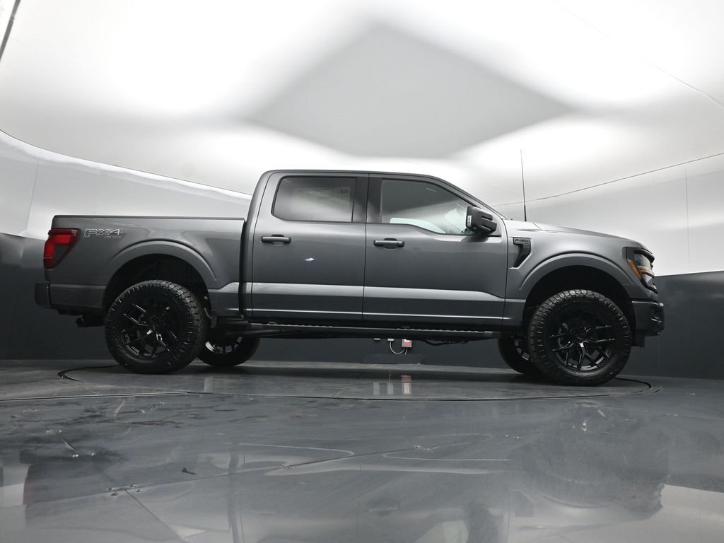 New 2026 Carbonized Gray Metallic Ford XLT image 41