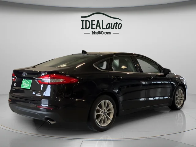 Used 2019 Black Ford SE image 5
