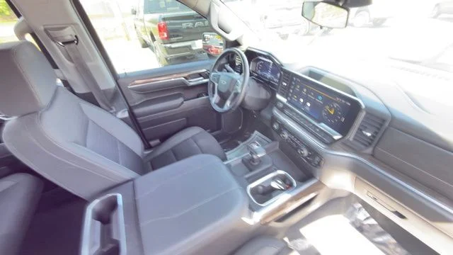 Used 2023 White Chevrolet RST image 30