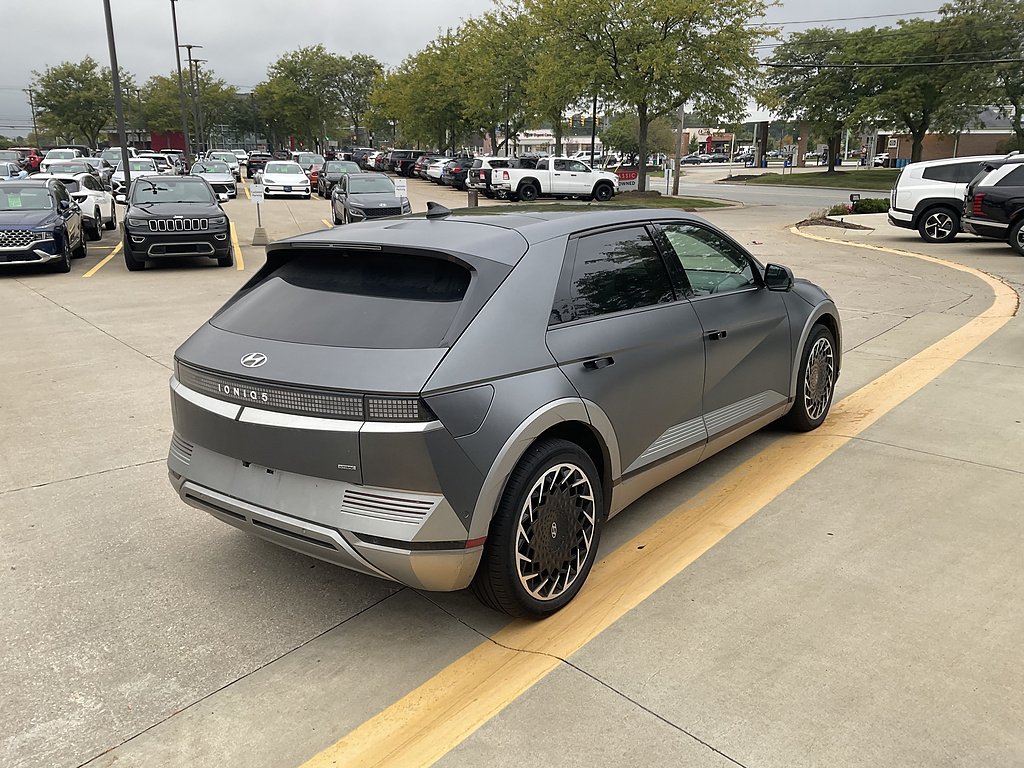 Certified Used 2024 Shooting Star Gray Matte Hyundai Limited image 3