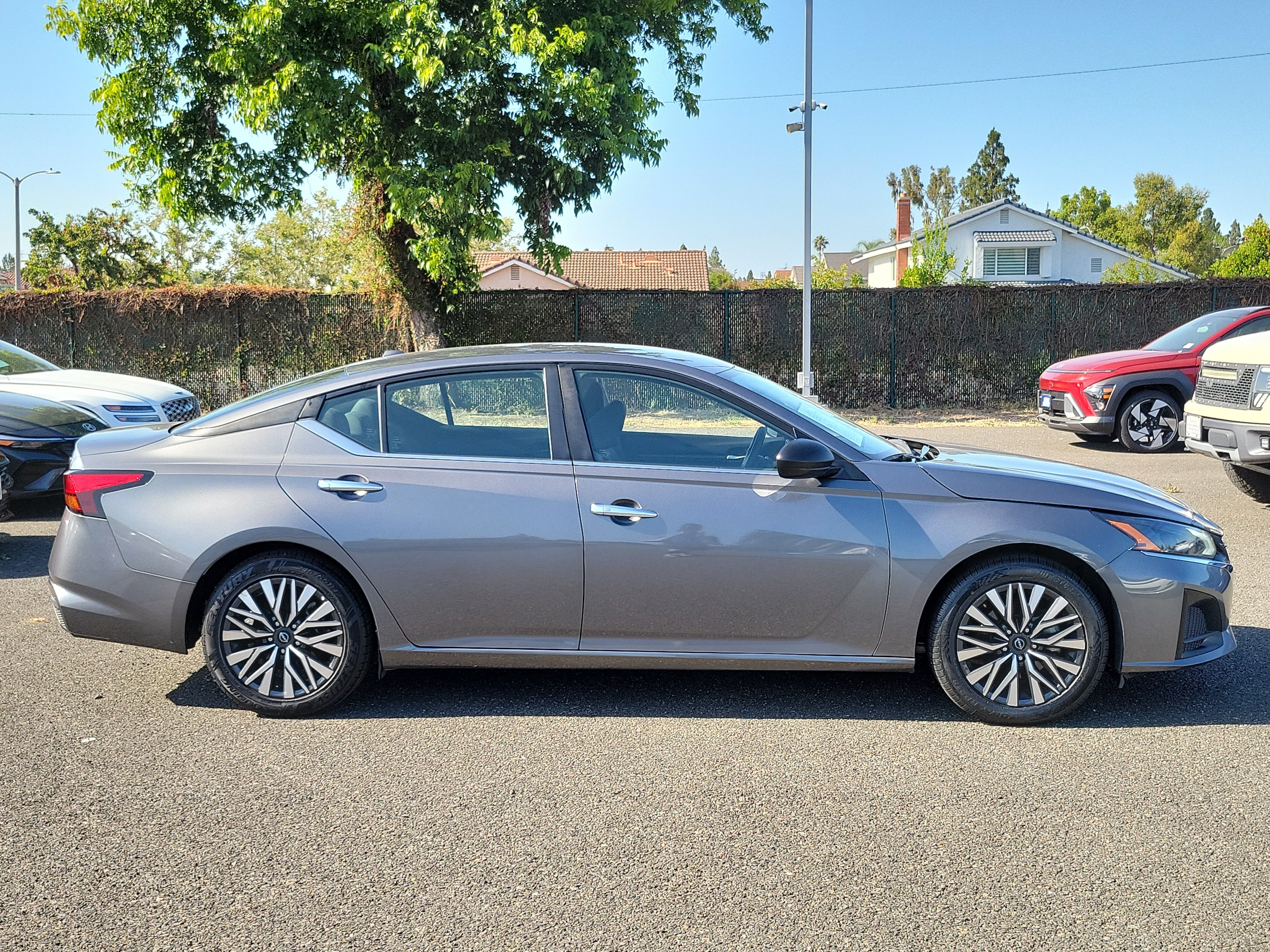 Used 2024 Gun Metallic Nissan 2.5 SV image 5