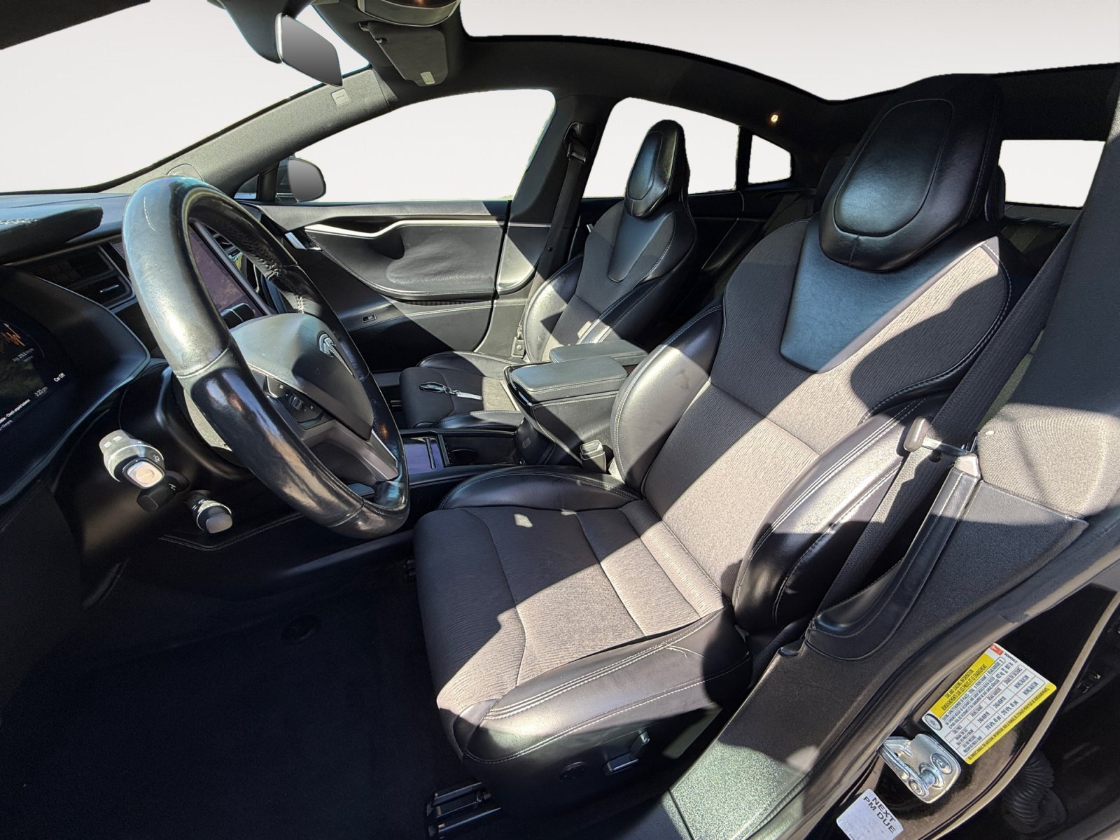 Used 2018 Obsidian Black Metallic Tesla 75D image 10