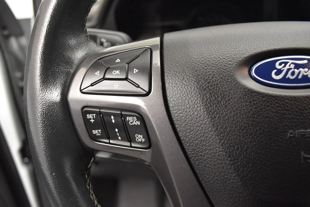 Used 2023 Green Ford Lariat image 12