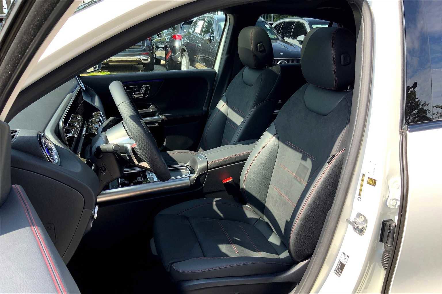 New 2026 Polar White Mercedes-Benz GLA 250 image 12