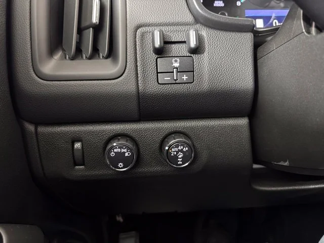 Used 2020 Gray Chevrolet ZR2 image 20