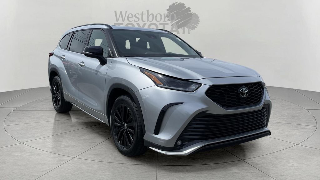 Used 2025 Silver Toyota XSE image 1