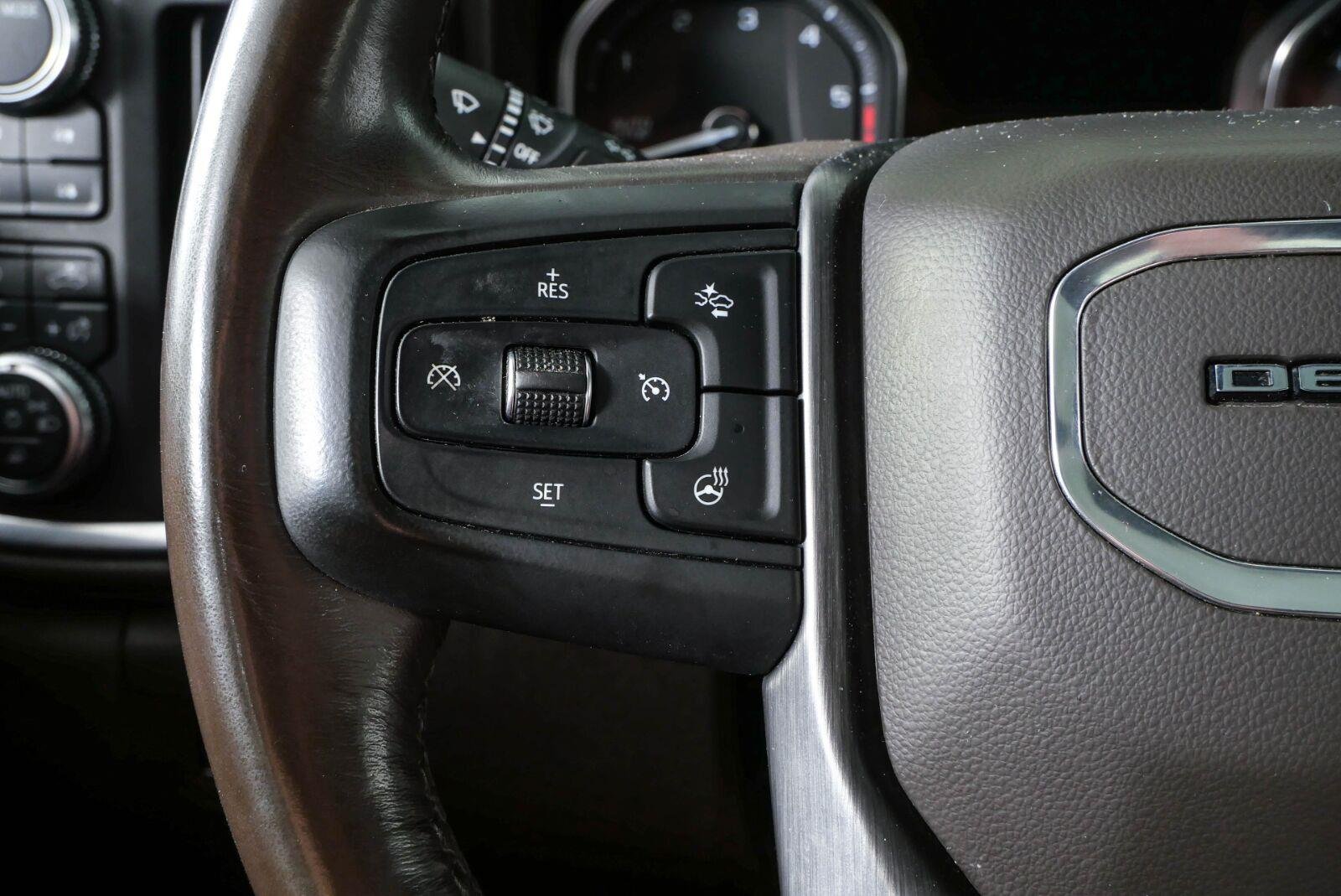 Used 2021 White GMC Denali image 11