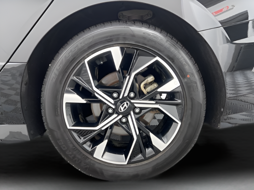 Used 2025 Abyss Black Hyundai SEL image 30