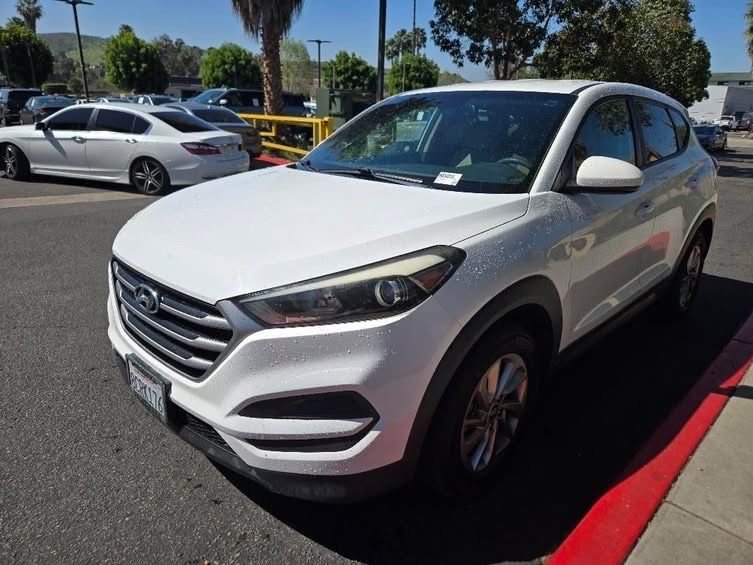 Used 2017 White Hyundai SE image 7