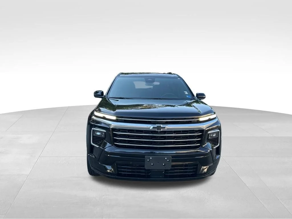 Used 2025 Black Chevrolet High Country image 9