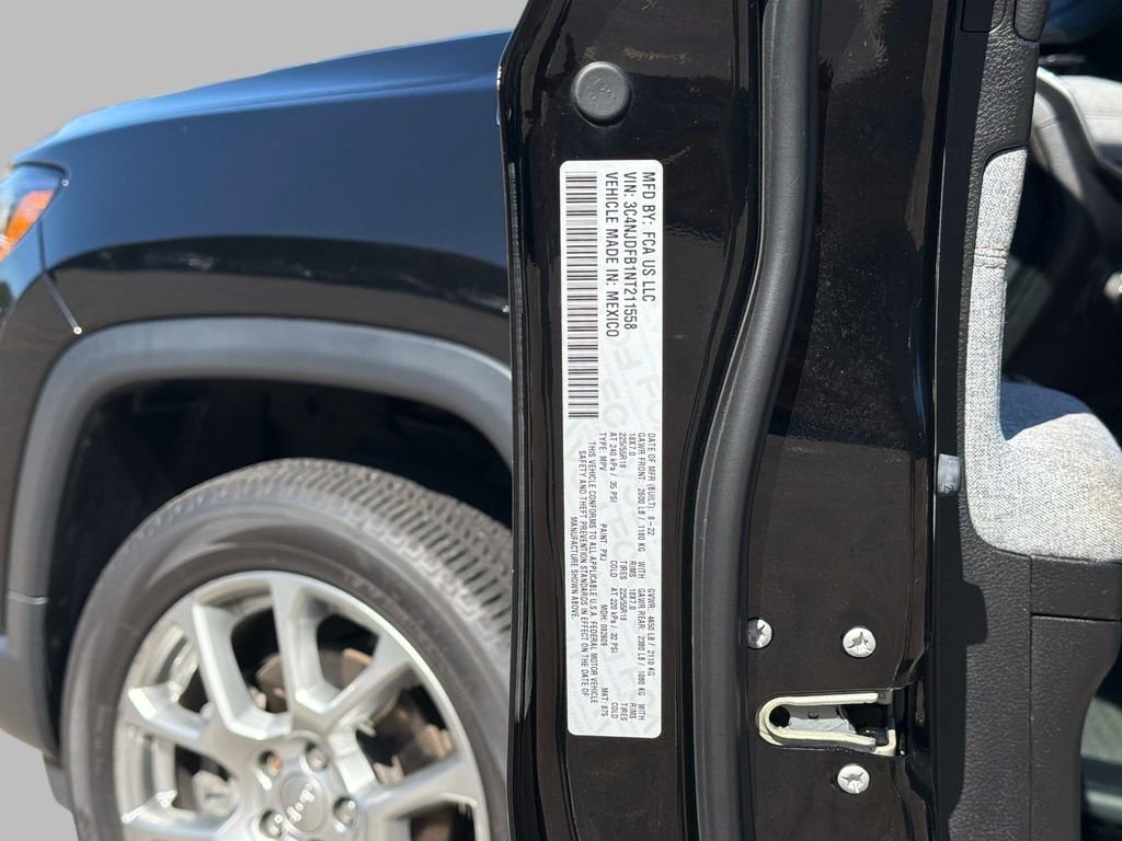 Used 2022 Black Jeep Latitude Lux image 10