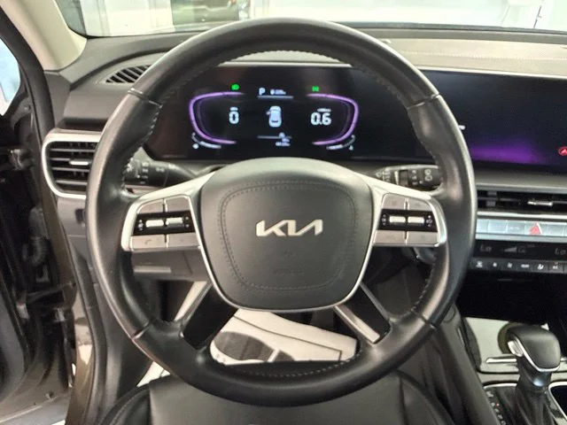 Used 2025 Green Kia S image 27