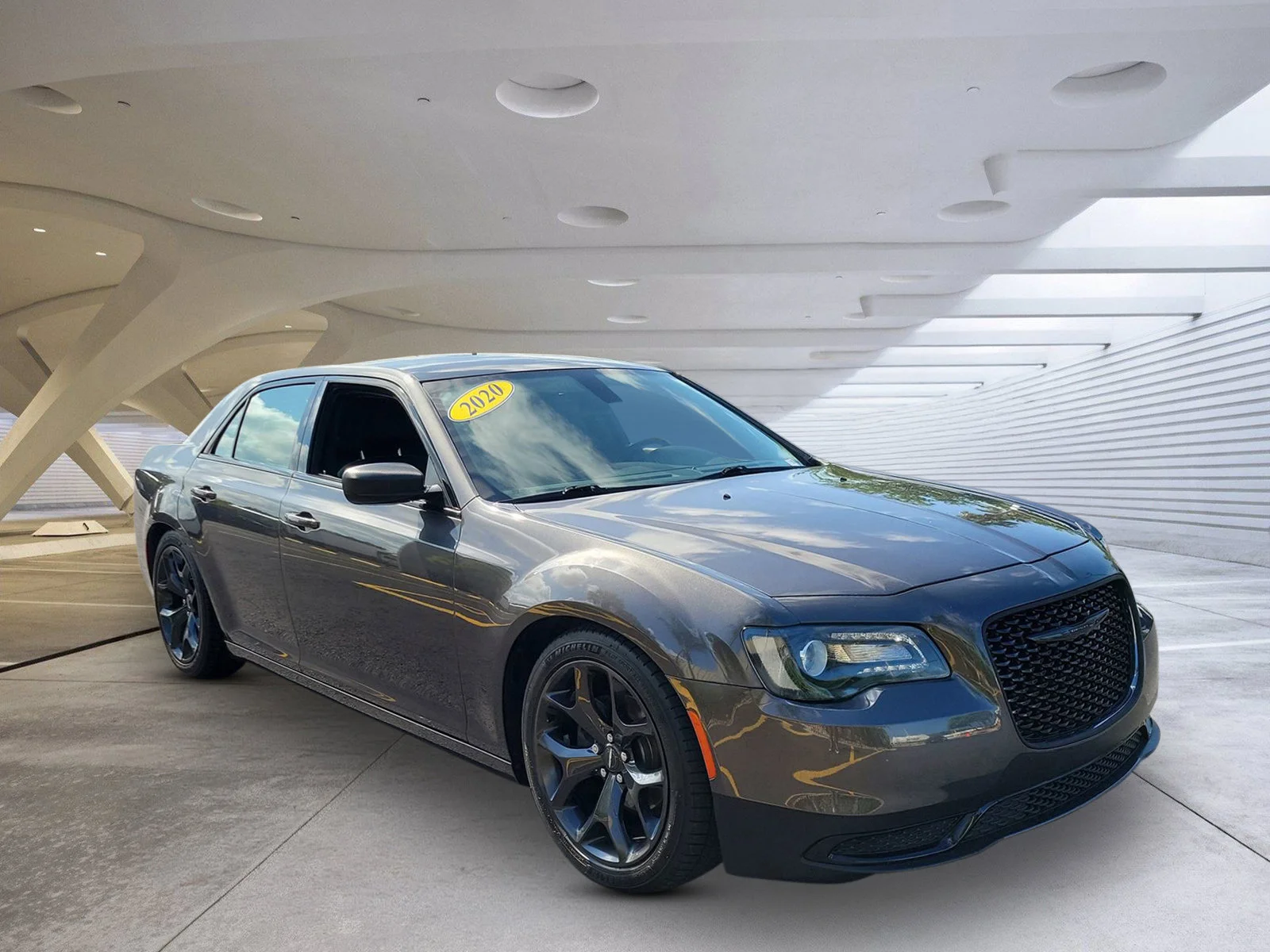 2020 Chrysler 300 Touring's photo