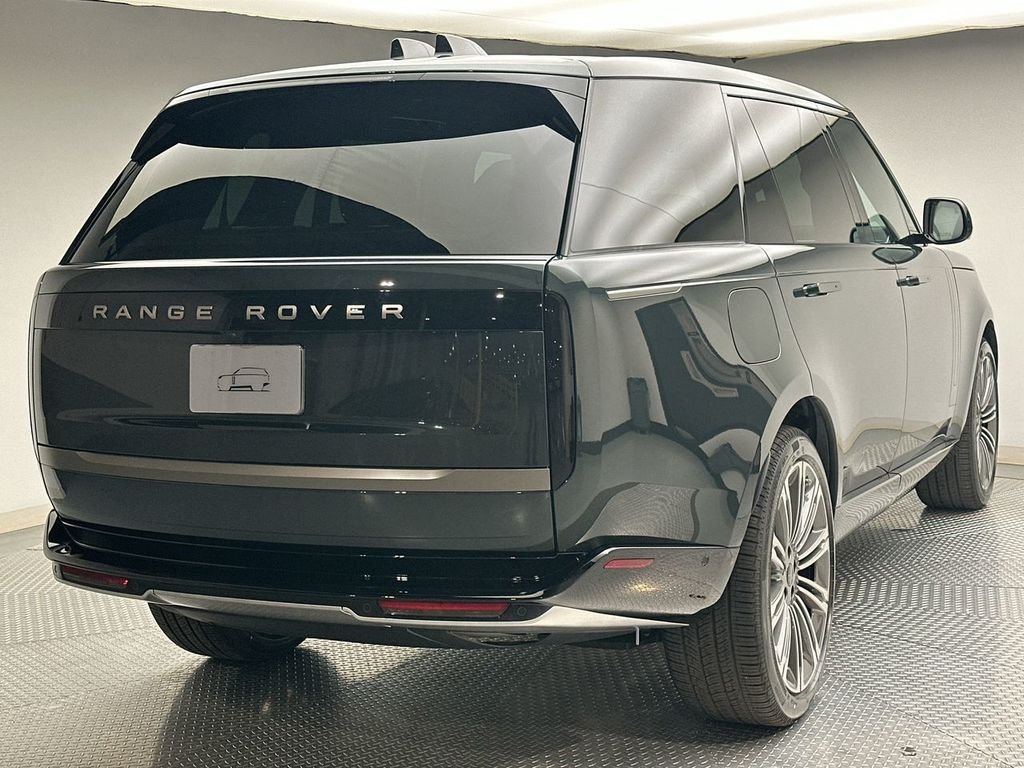 New 2026 Belgravia Green Metallic Land Rover SE image 11