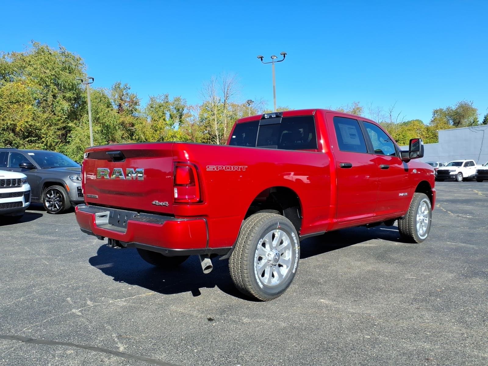 New 2027 Molten Red Pearl-Coat Exterior Paint RAM Big Horn image 7