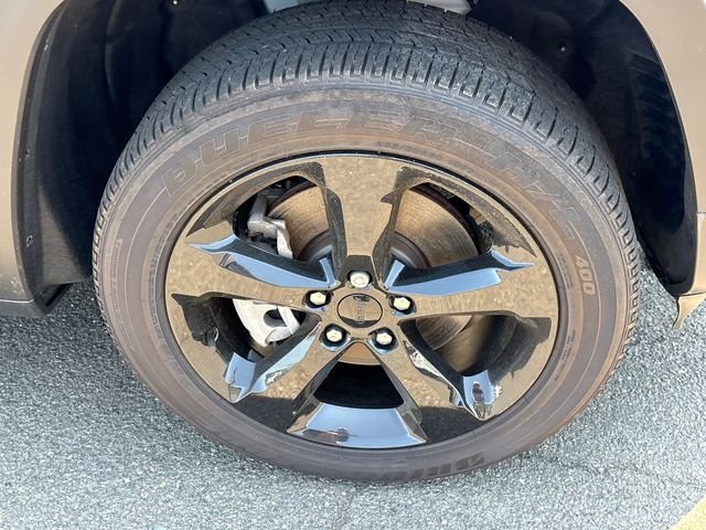 Used 2023 White Jeep Altitude image 7