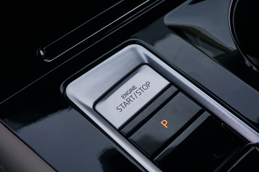 New 2026 Silver Volkswagen SE w/Technology image 22