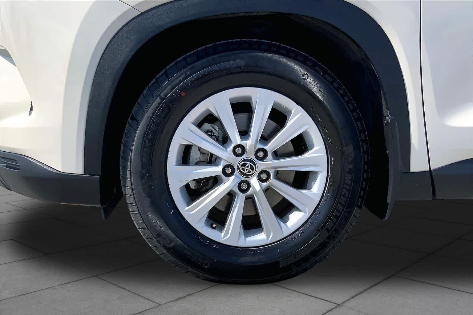 Used 2024 Coastal Cream Toyota XLE image 11