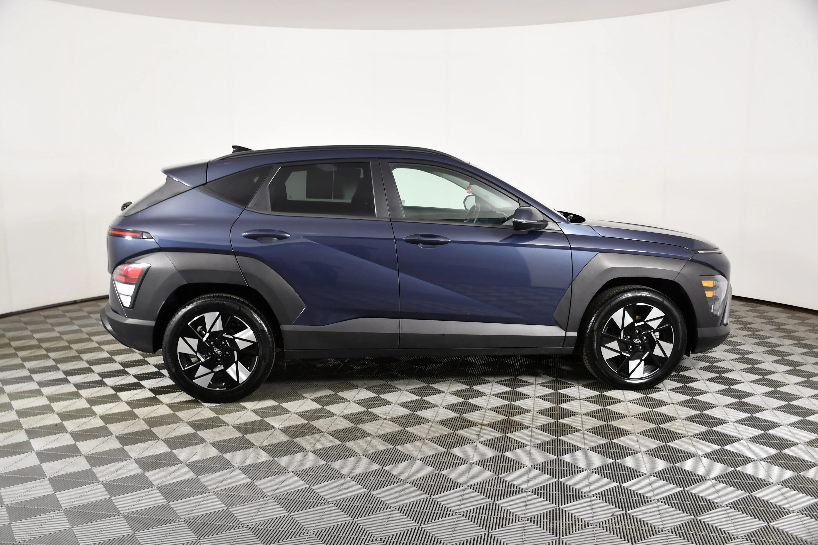 Used 2025 Denim Blue Hyundai SEL image 5