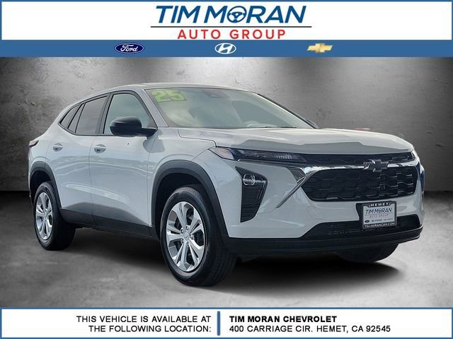 2025 Chevrolet Trax LS's photo