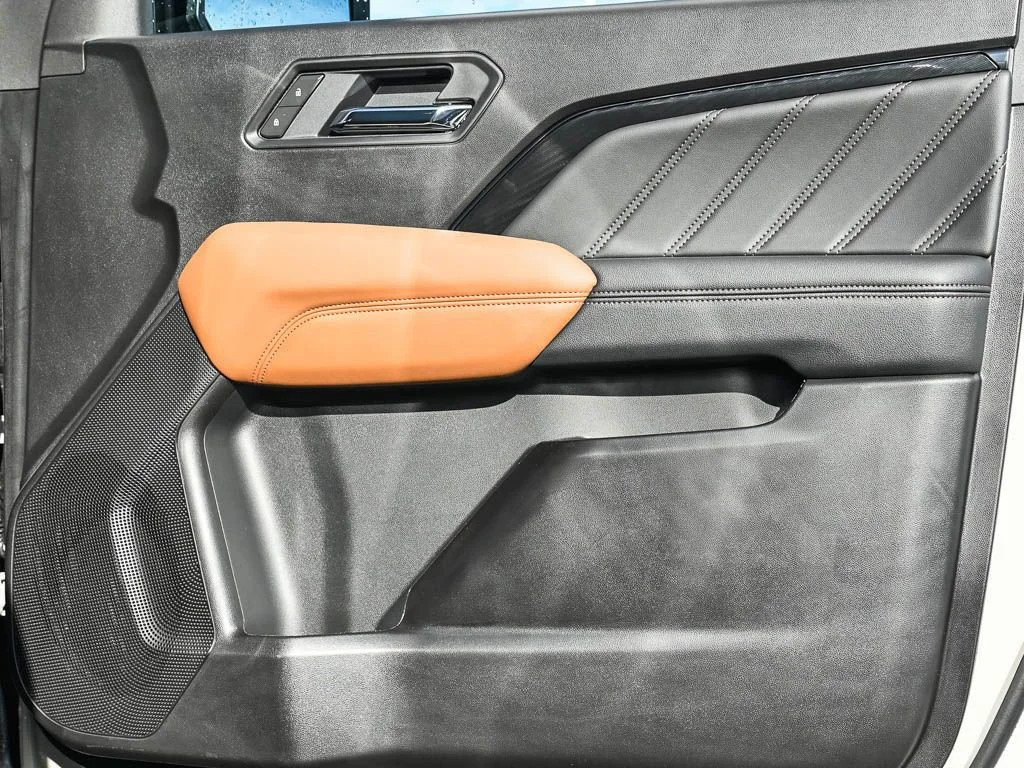 2026 GMC Canyon AT4 - Photo 7