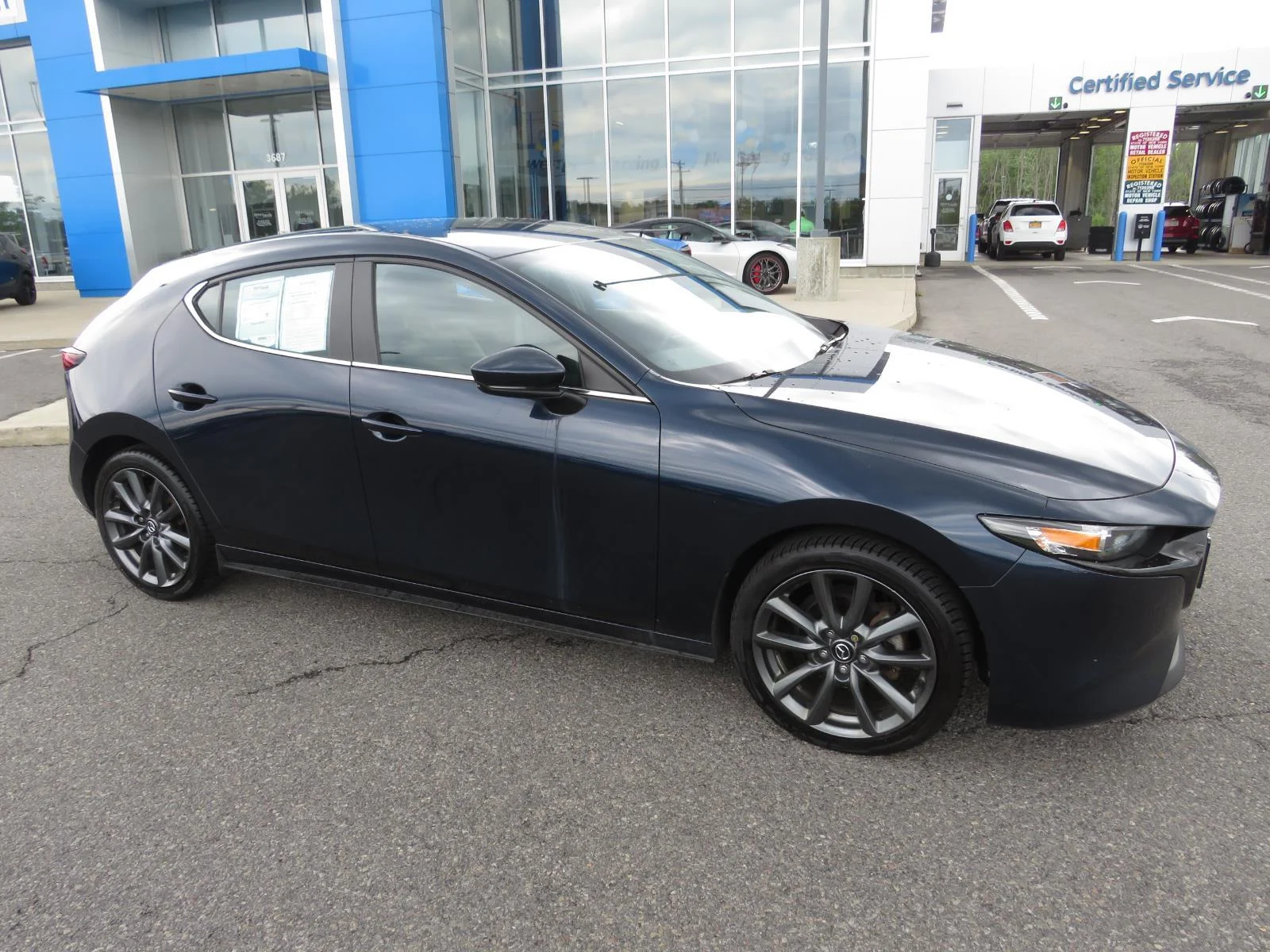 Used 2023  MAZDA  image 5