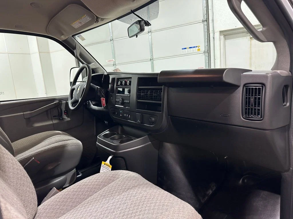 2025 Chevrolet Express Cargo Work Van - Photo 22