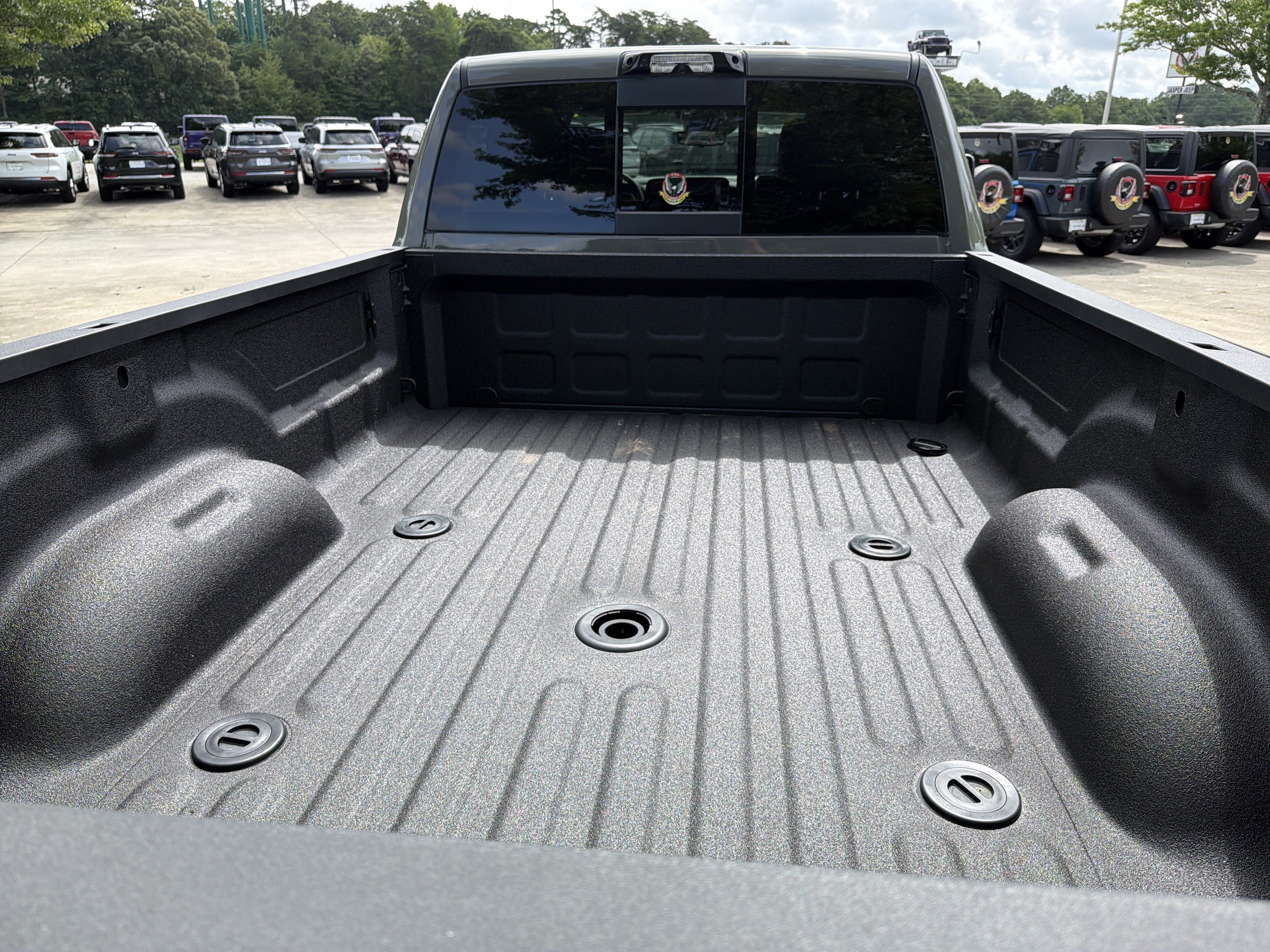 New 2026 Ceramic Gray Clear-Coat Exterior Paint RAM Laramie image 19