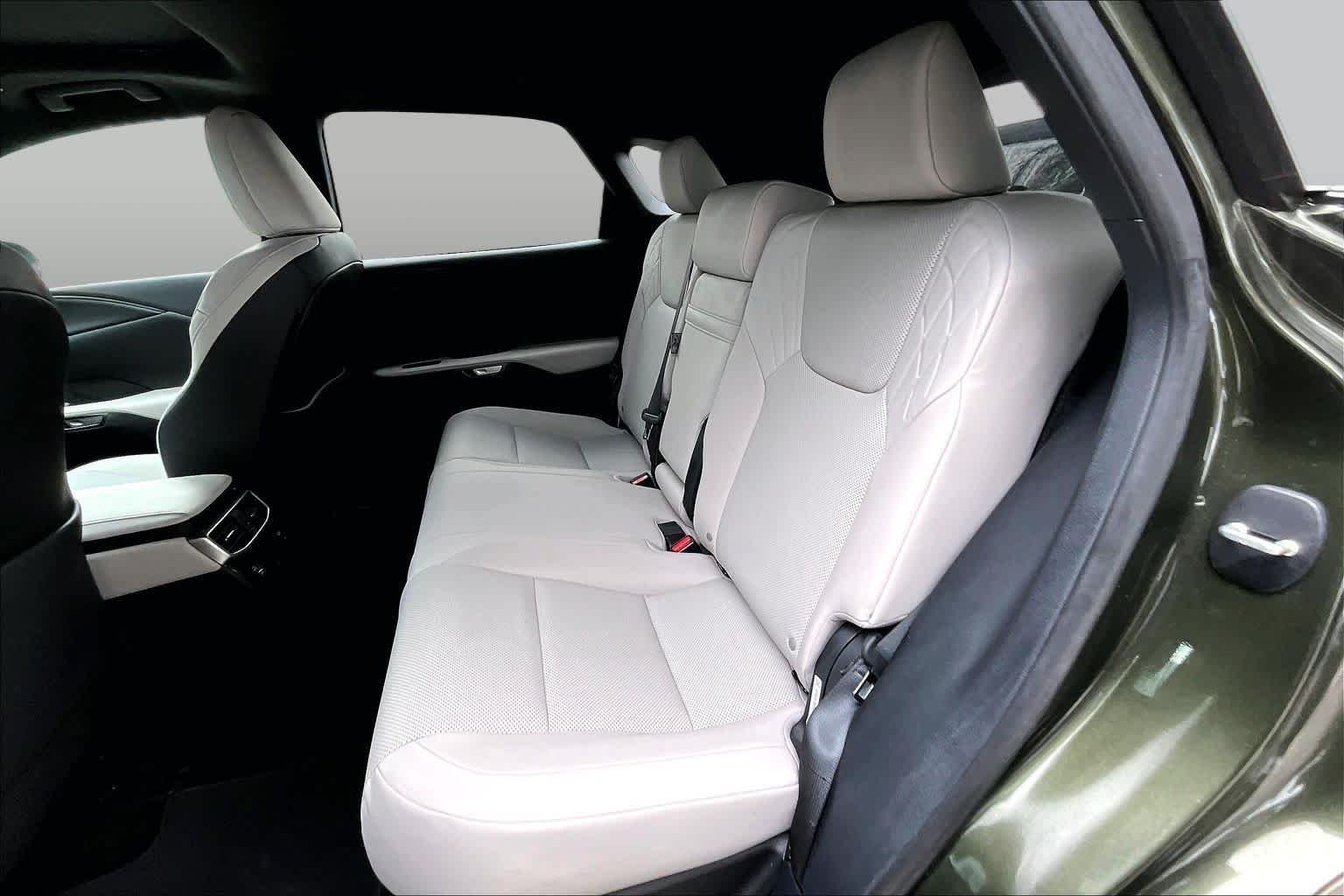 Used 2023 Nori Green Pearl Lexus Premium image 21
