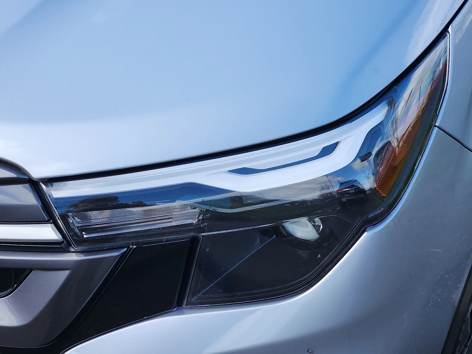 Used 2025 Ice Silver Metallic - ISM Subaru Premium image 9