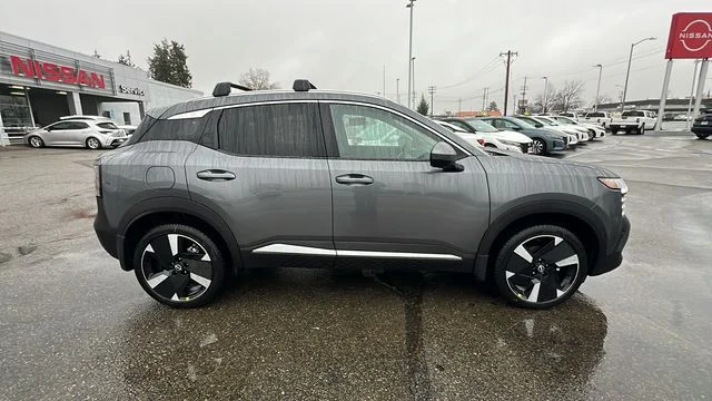 New 2025 Gray Nissan SR image 3