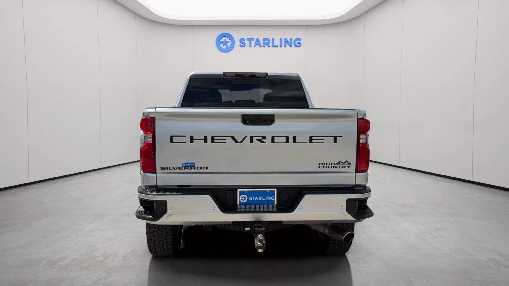 Used 2022 SILVER ICE METALLIC Chevrolet High Country image 7