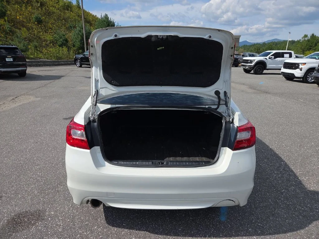 Used 2017 White Subaru 2.5i image 25